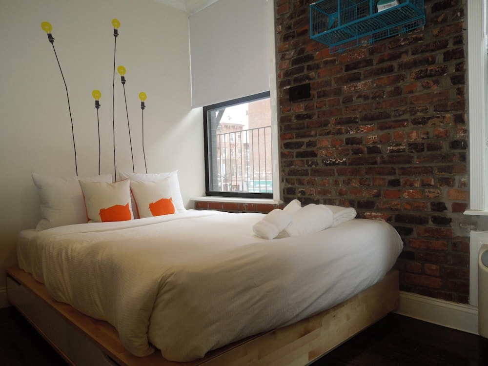 East Village Hotel 10/50