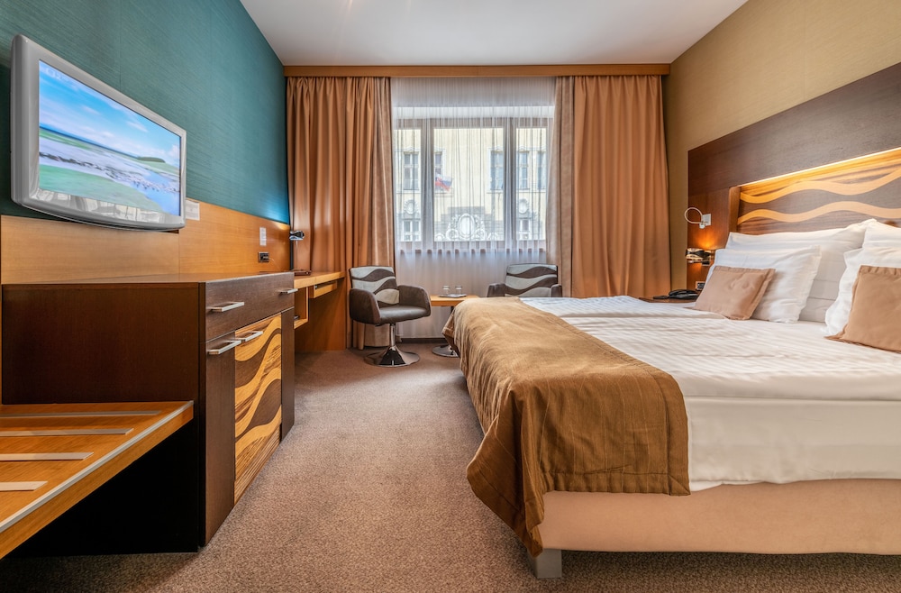 STANDARD, KING BED