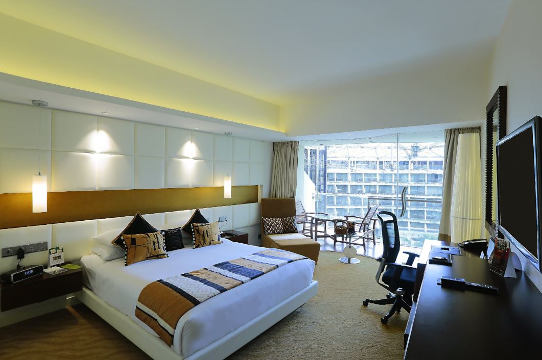 Earth, Twin Beds, Lagoon View
