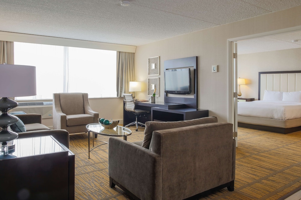 Doubletree By Hilton Hotel Rochester 35/80