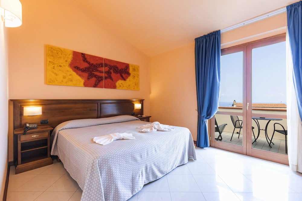 Hotel Tropis 21/70
