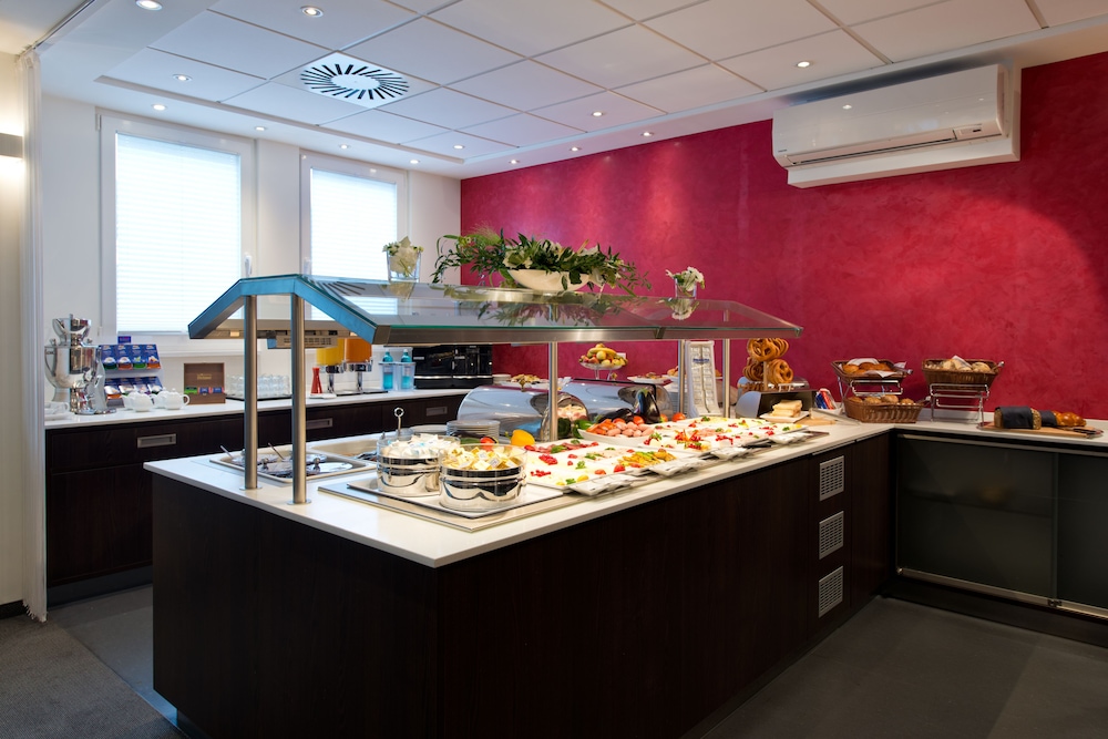 ACHAT Hotel Dresden Elbufer 57/71