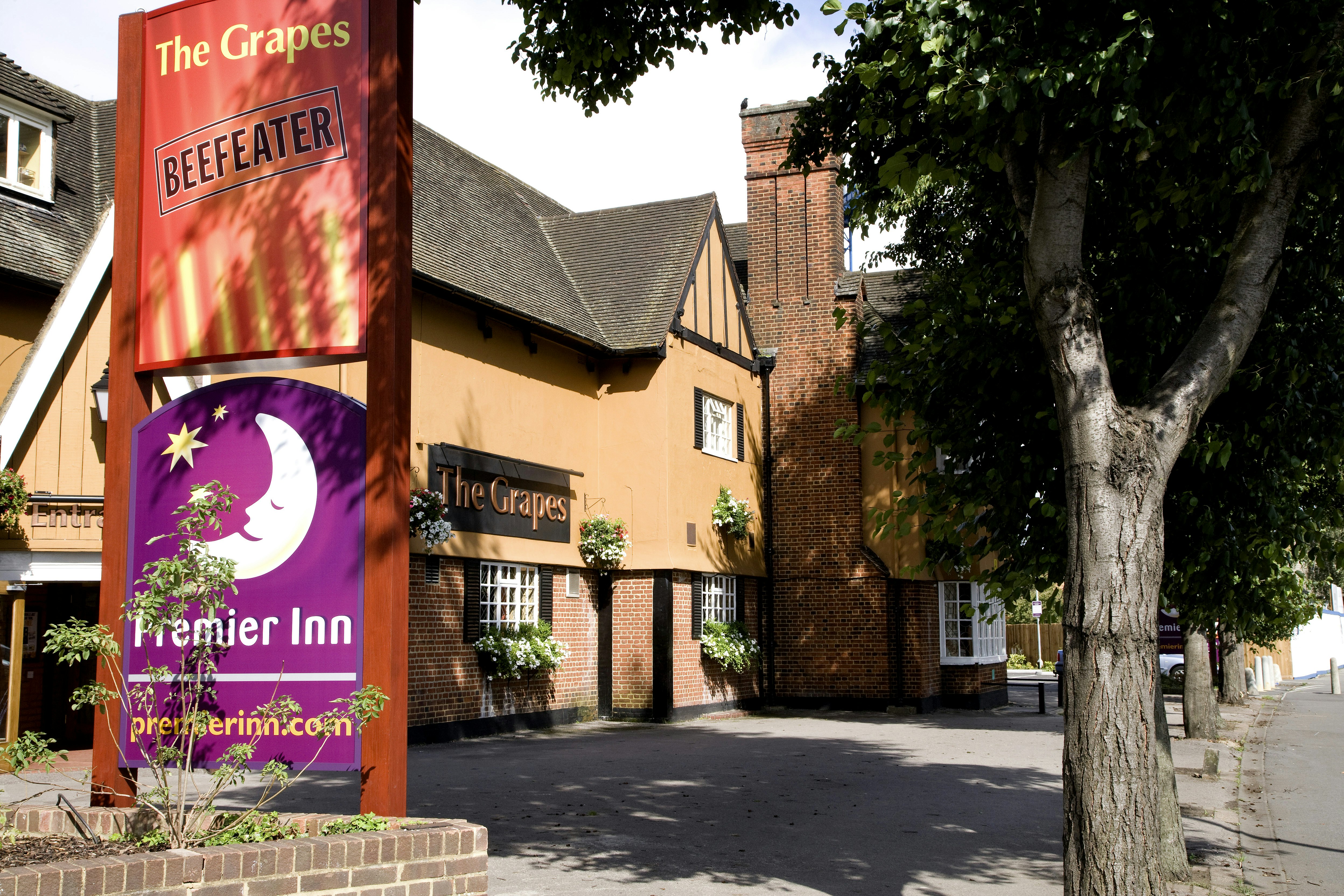 Premier Inn London Hayes Heathrow (North A4020) 19/24