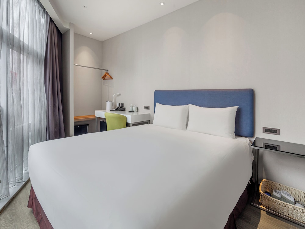 Standard, Double Bed, CHECK inn Taipei Xinyi 3/10