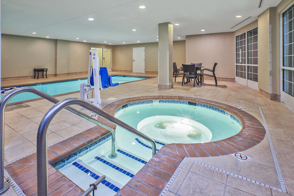 Candlewood Suites Indianapolis 6/39
