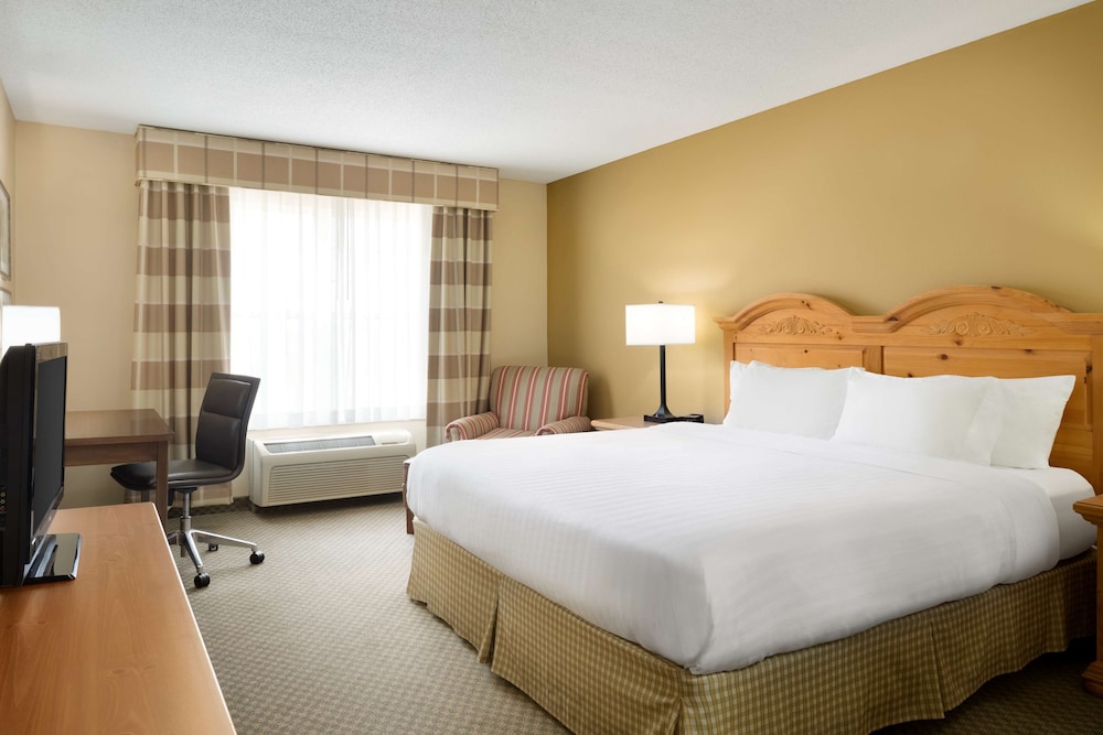 Country Inn and Suites By Radisson Grinnell 6/20