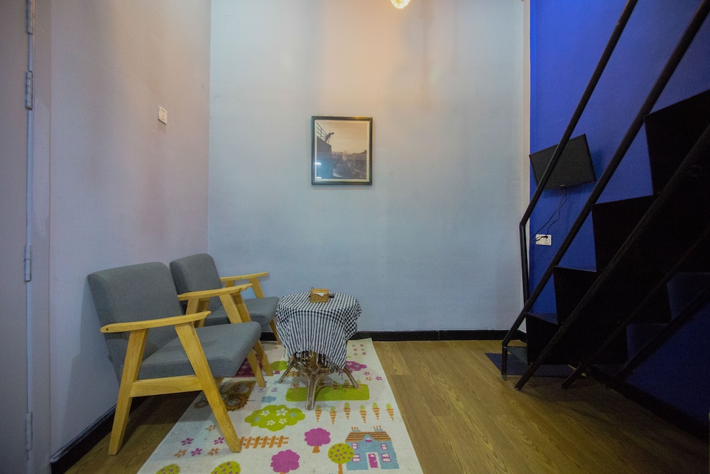 The Artist Residence 46/50
