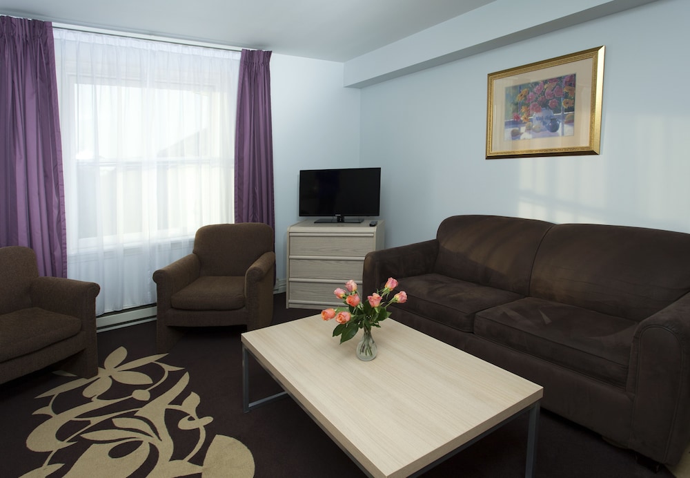 Airport Hotel Mara 38/54