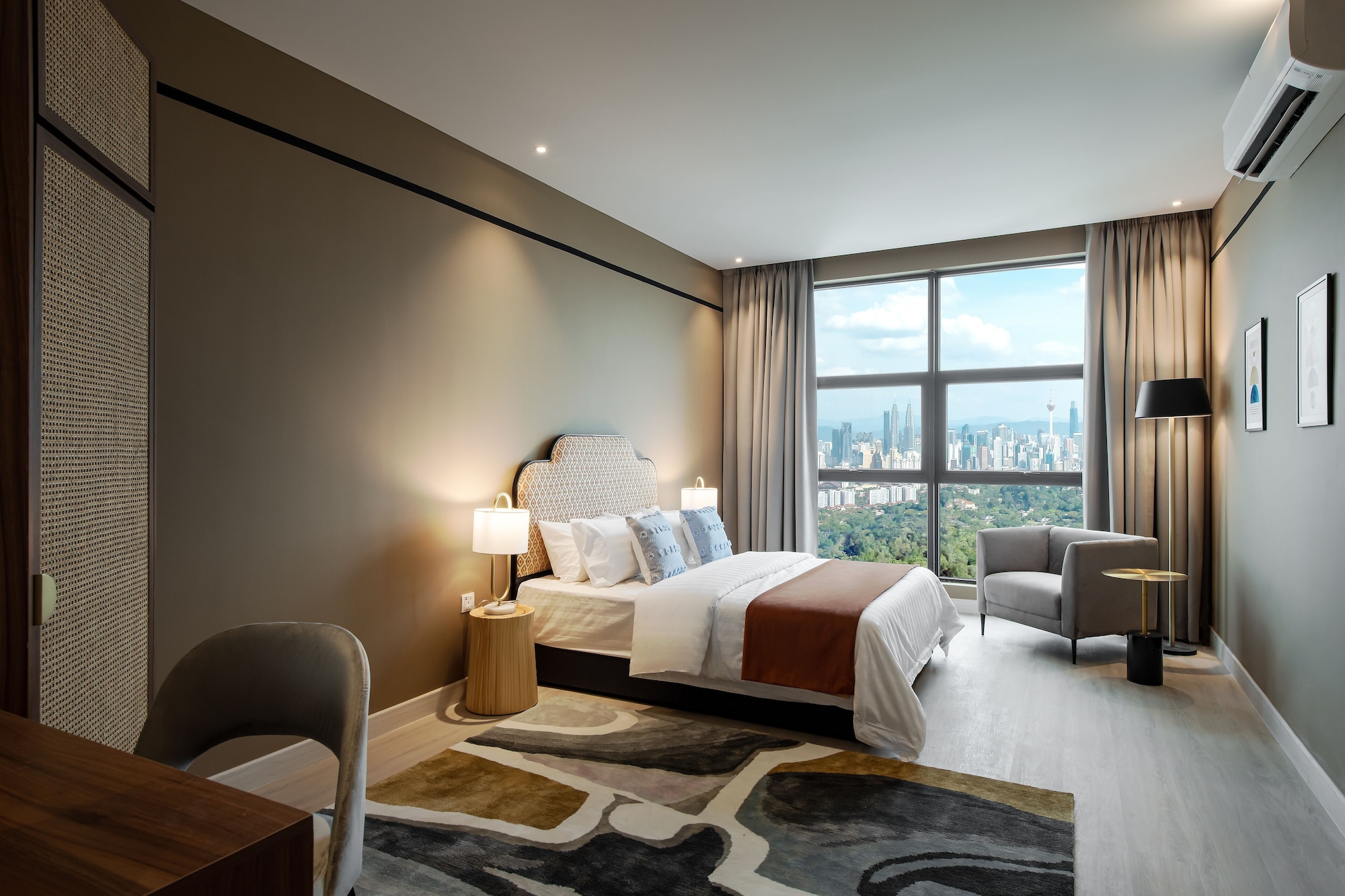 3 Bedrooms, Suite, 2 Double and Twin Beds