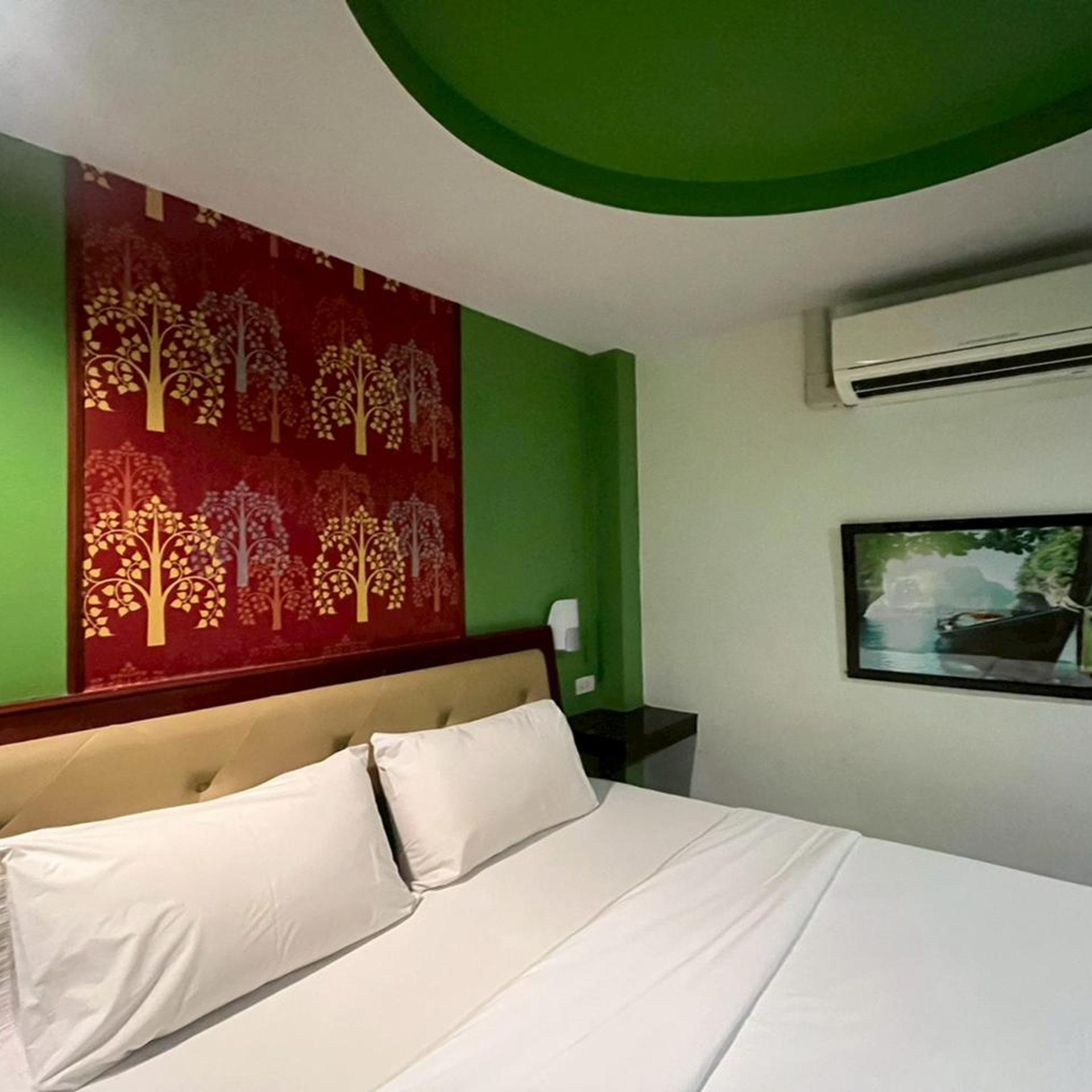 Room, Double Bed, No Window, Private Bathroom