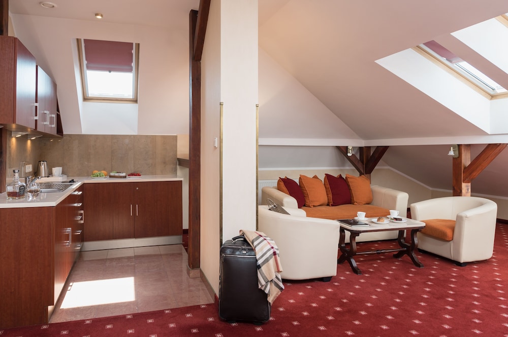 DELUXE, APARTMENT, TWIN BEDS, KING BED, SOFA