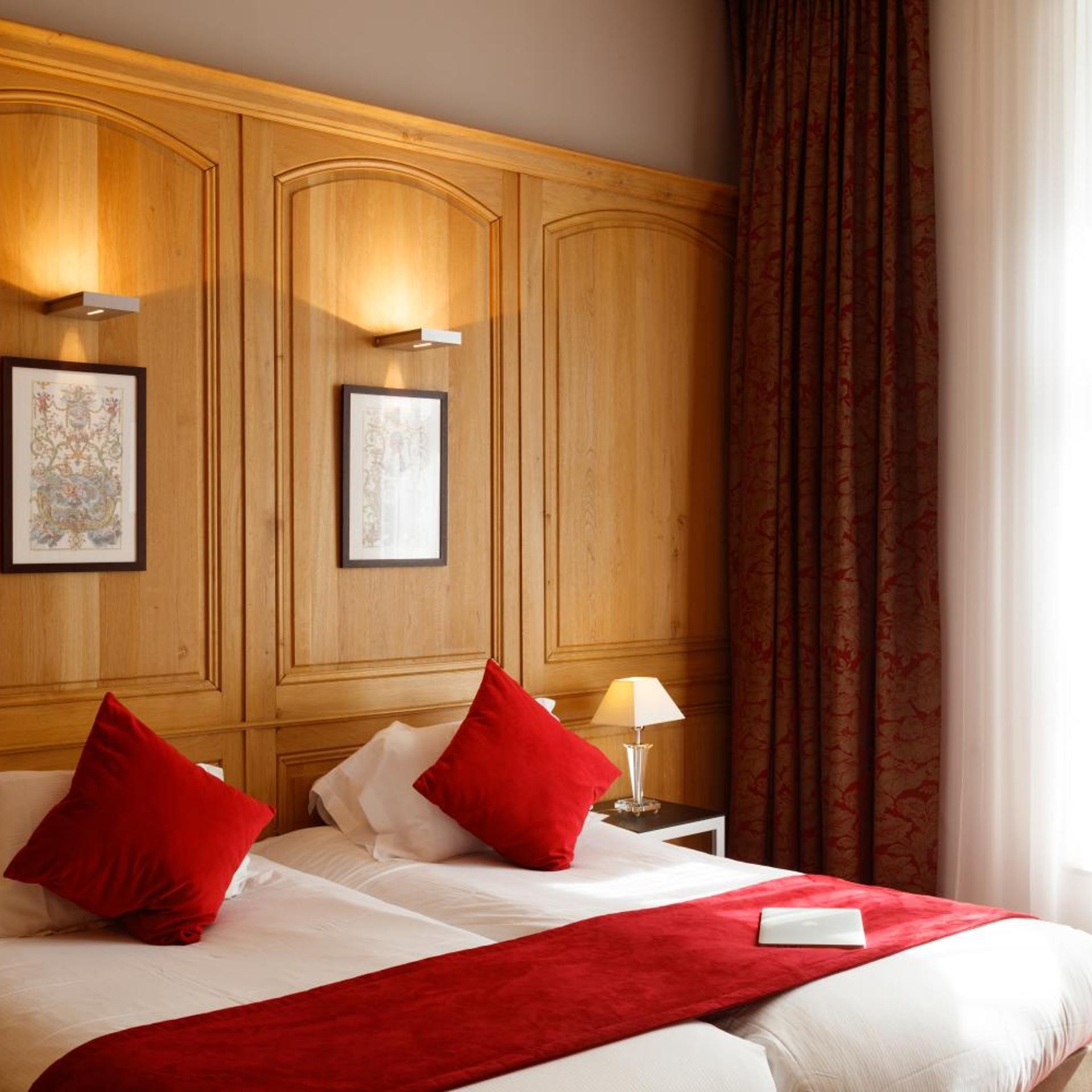 Guest Room, Twin Beds, Partial View