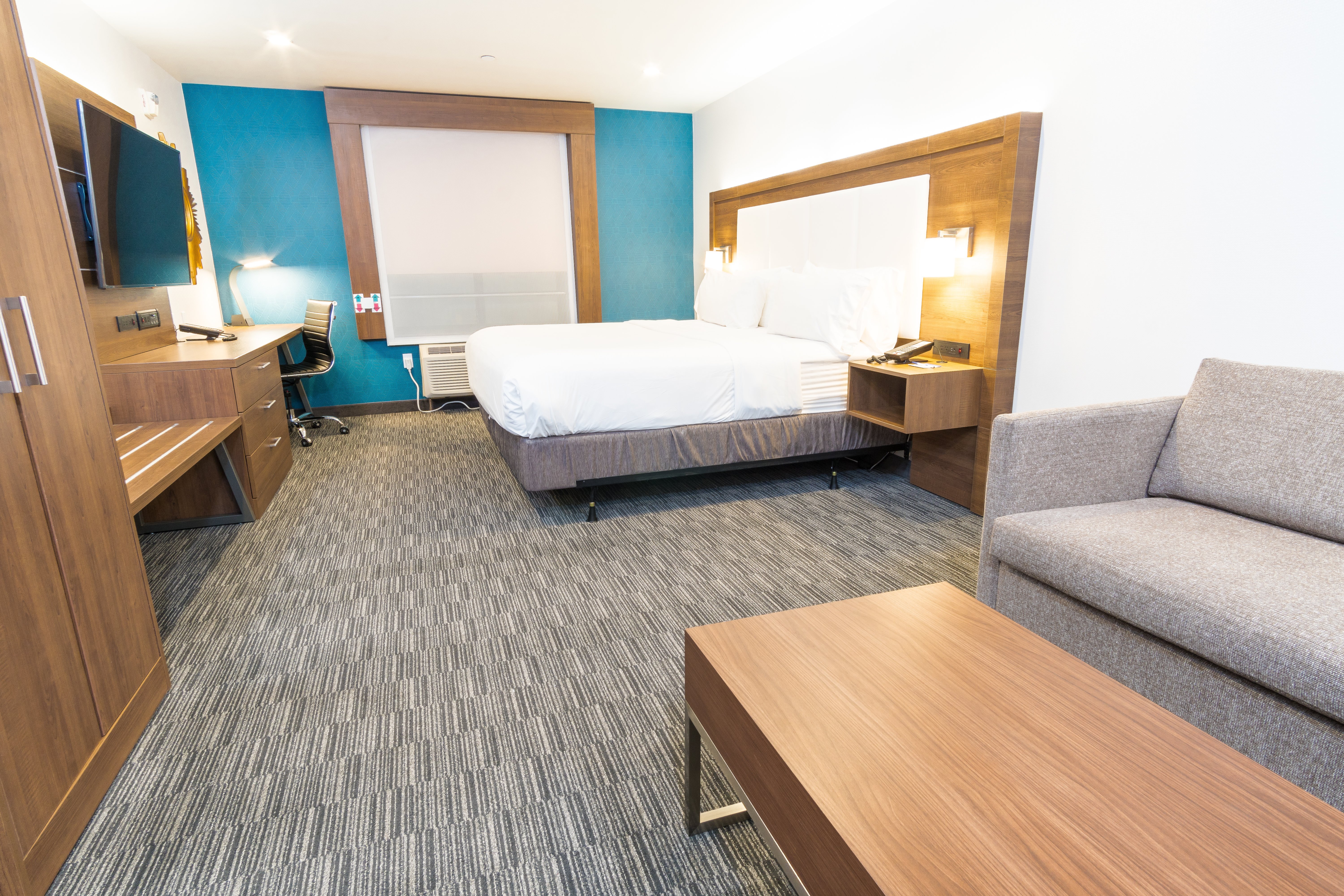 Holiday Inn Express Hollywood Walk of Fame An Ihg Hotel 26/65