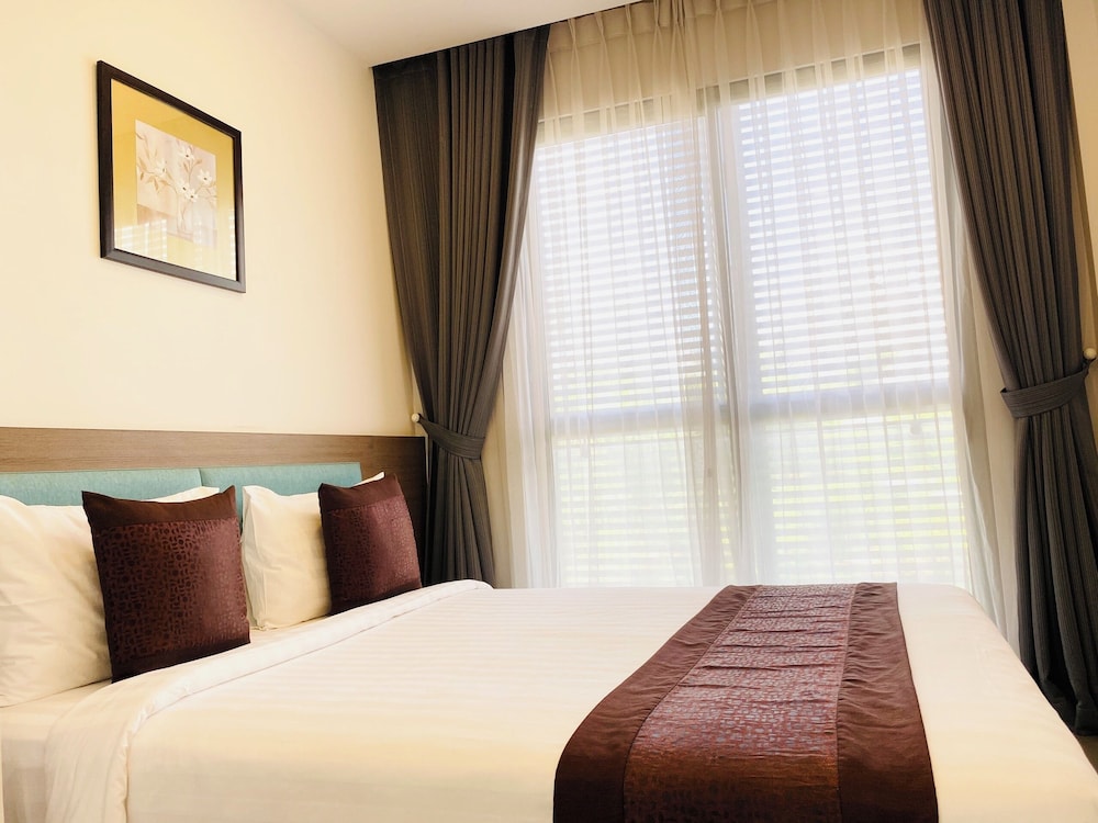 Glenwood Suites 16/49