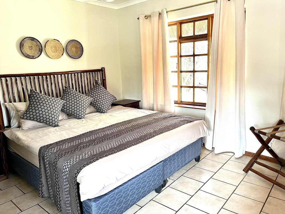 Milima Big 5 Safari Lodge 15/50