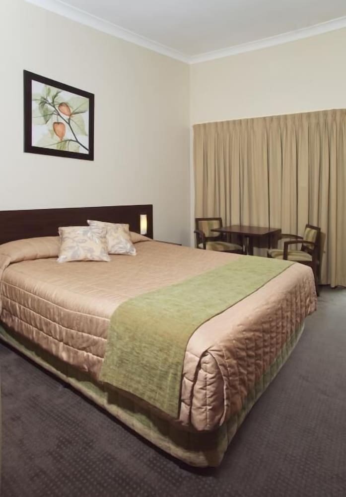 Willows Motel 10/42