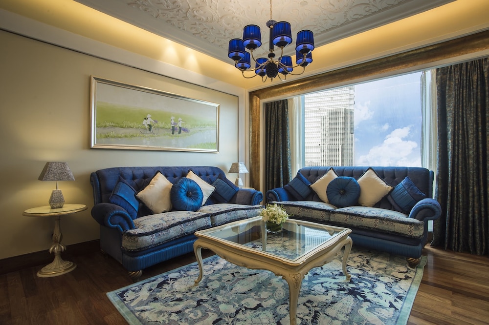 The Reverie Saigon Residential Suites 55/76