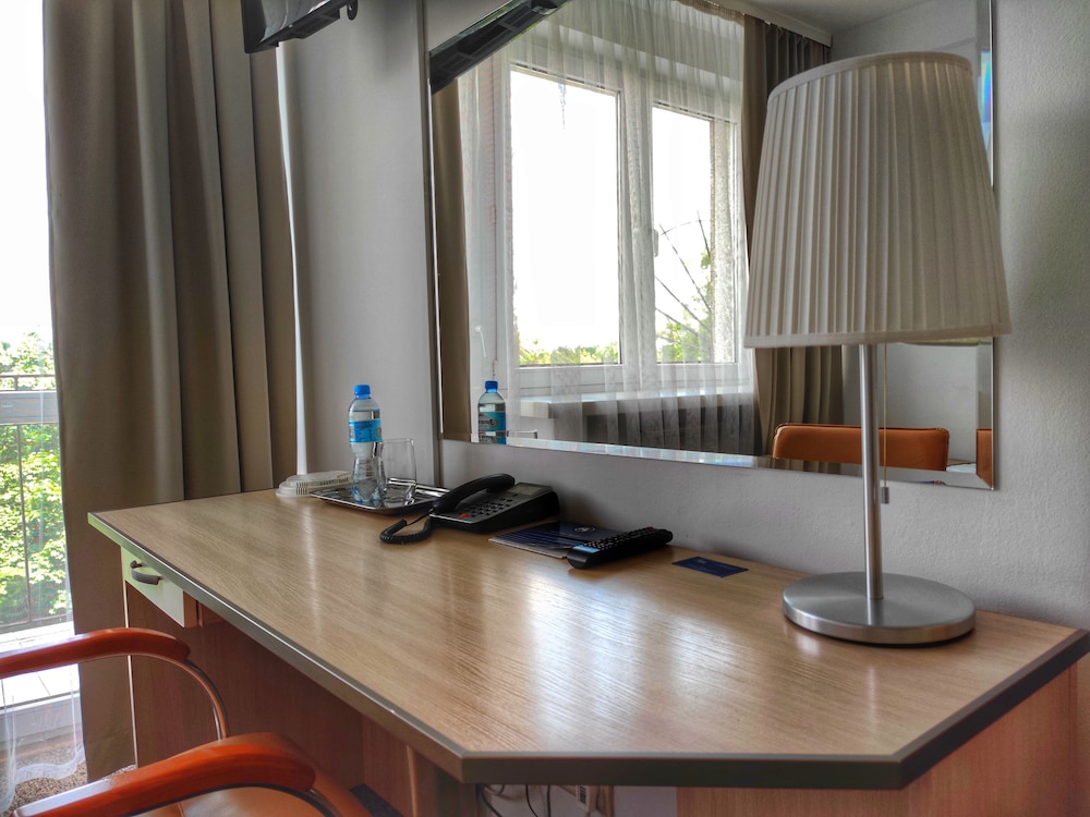 Logos Hotel Warsaw 58/75