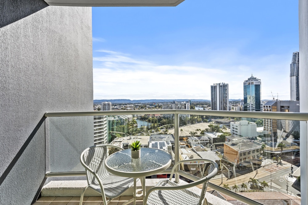 Mantra Legends Surfers Paradise 73/76