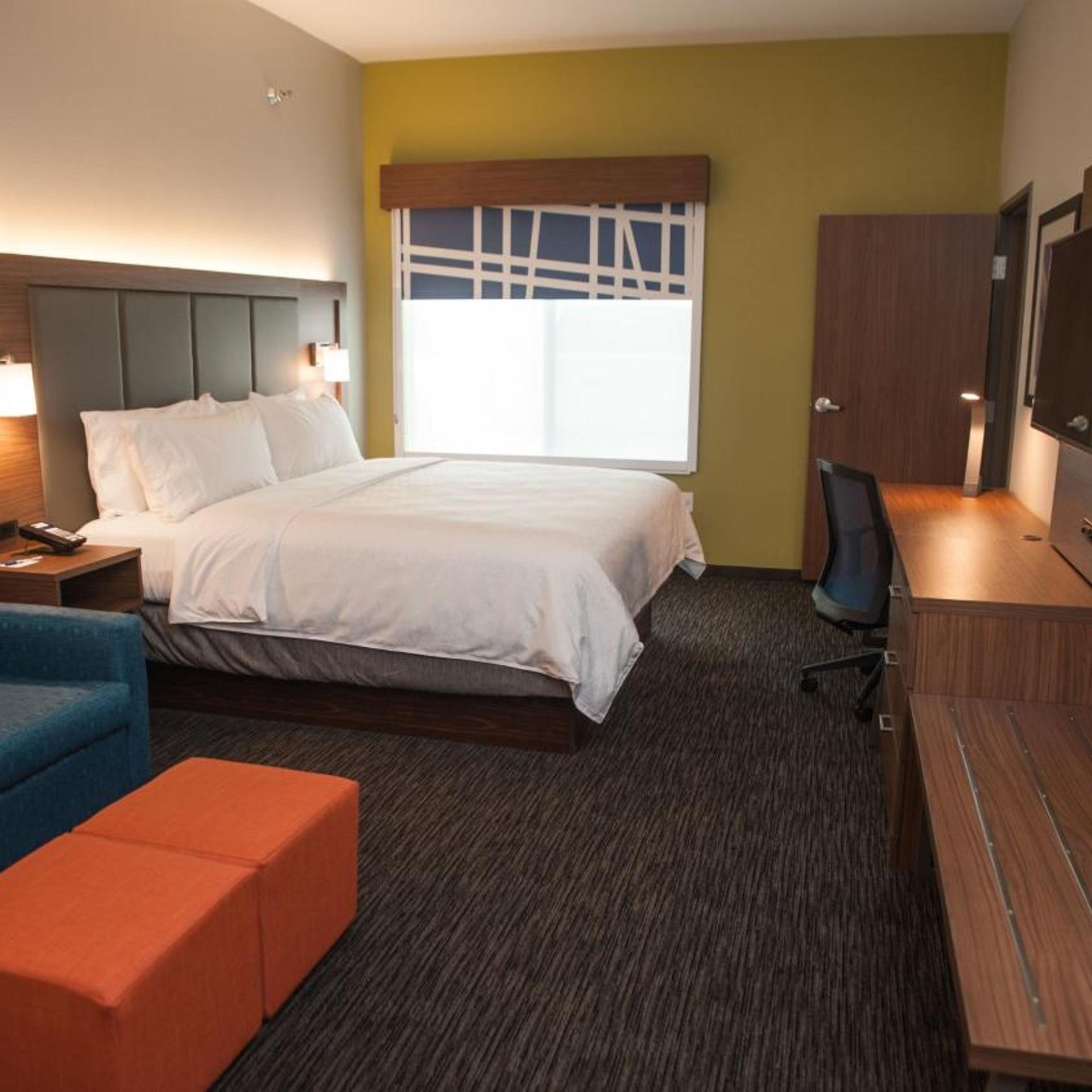 Mini, Suite, King Bed