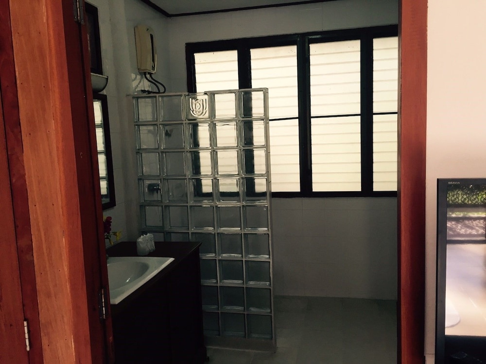 Ruen Thai Rim Haad 30/53