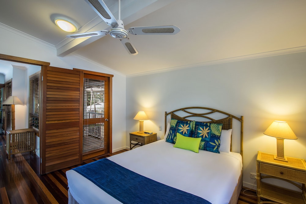 South Pacific Resort 35/78