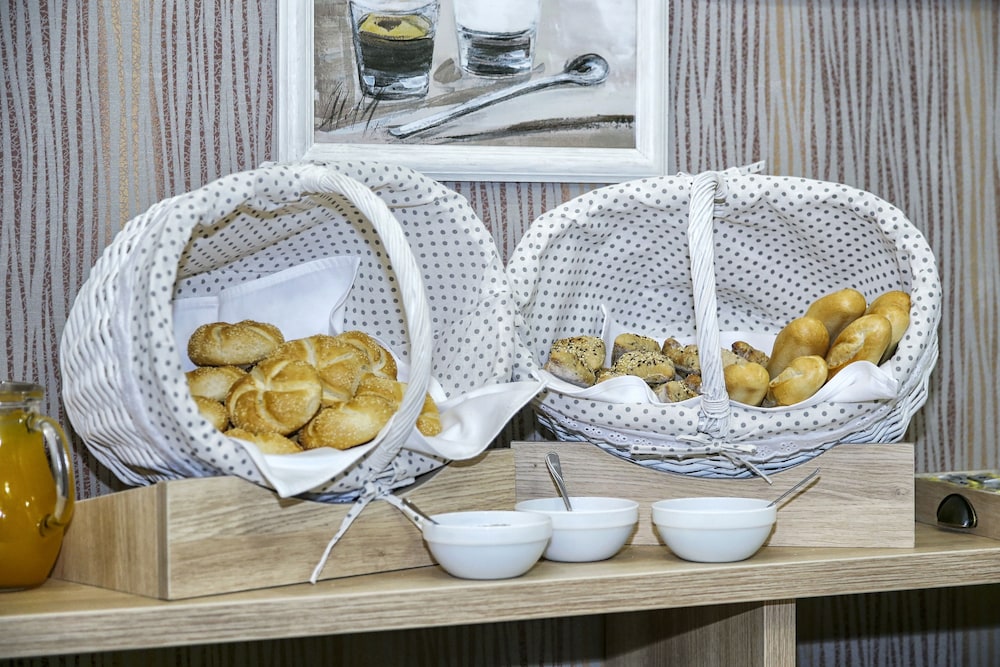 PRESTIGE BOUTIQUE HOTEL CRAIOVA 35/65