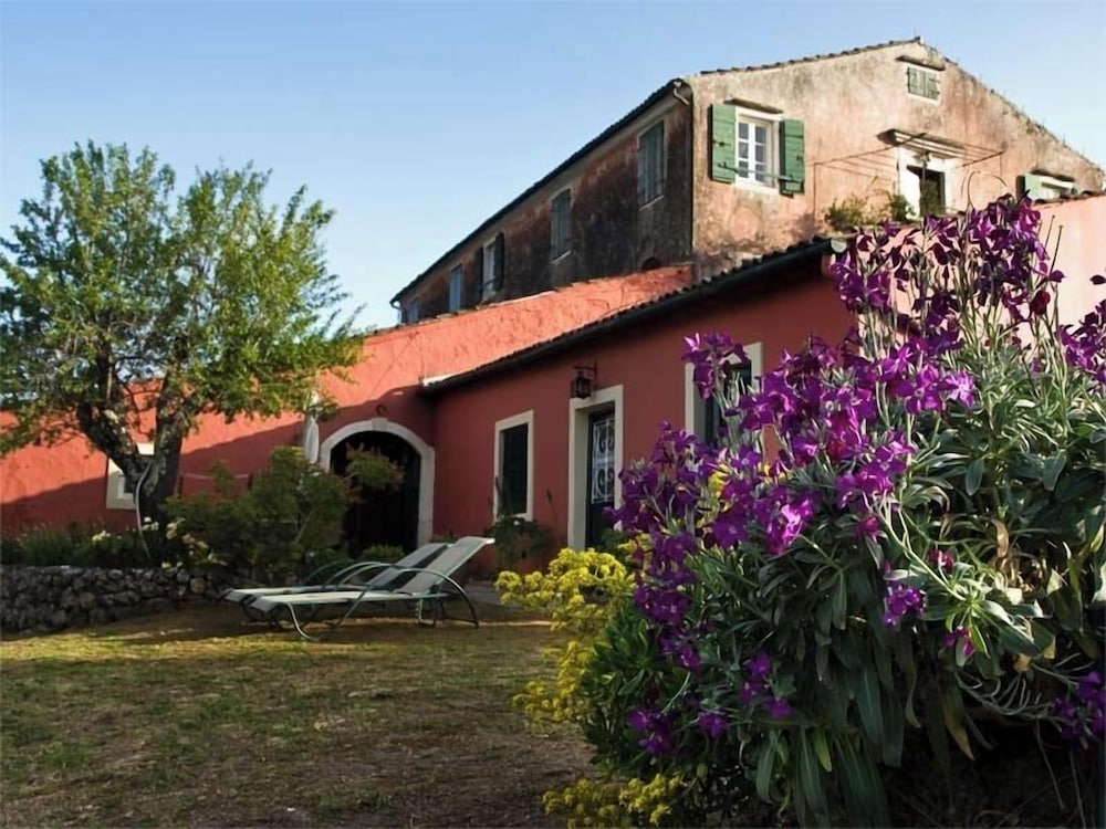 Fundana Villas Aparthotel 50/54