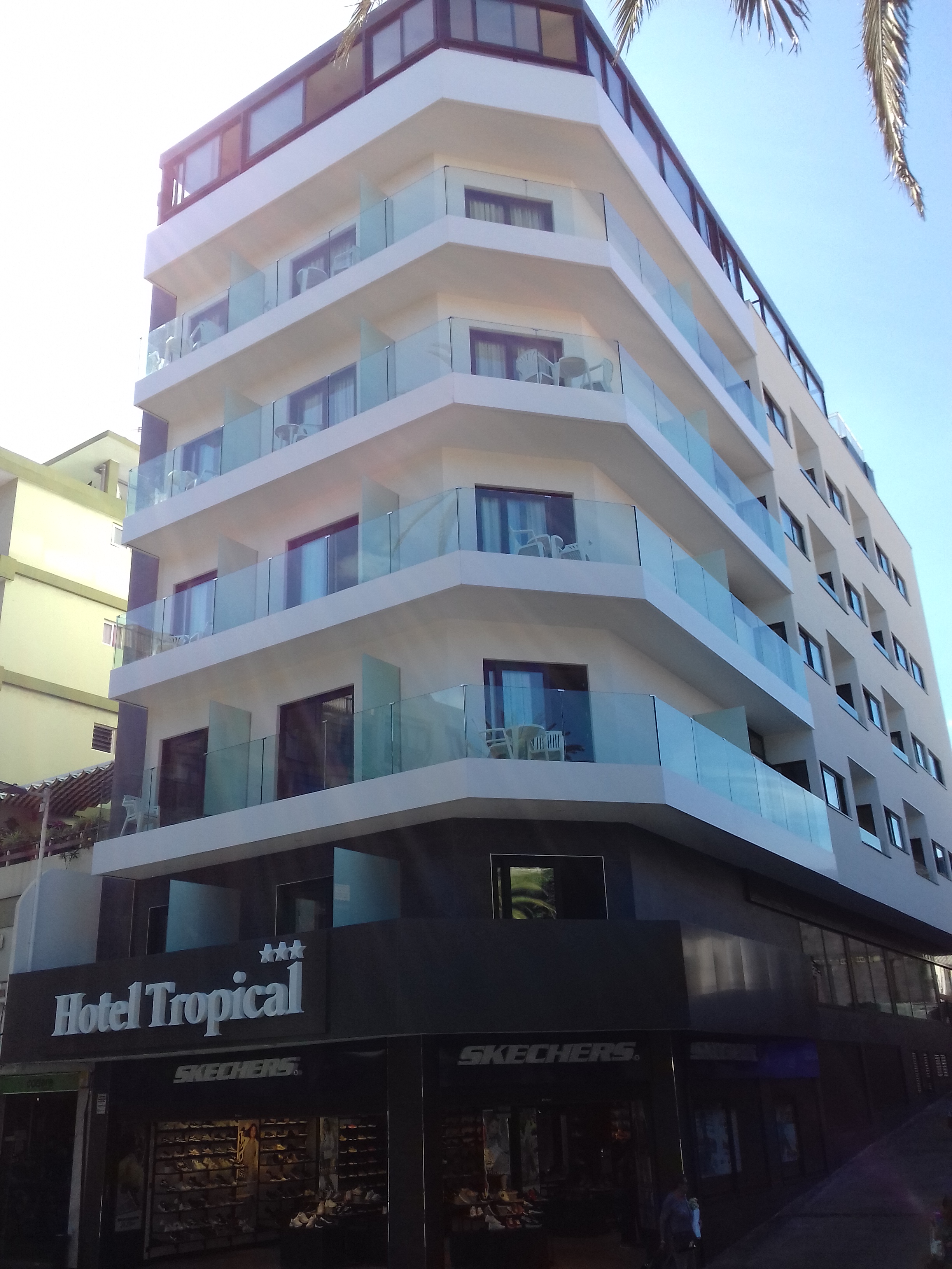 Hotel Tropical 6/56