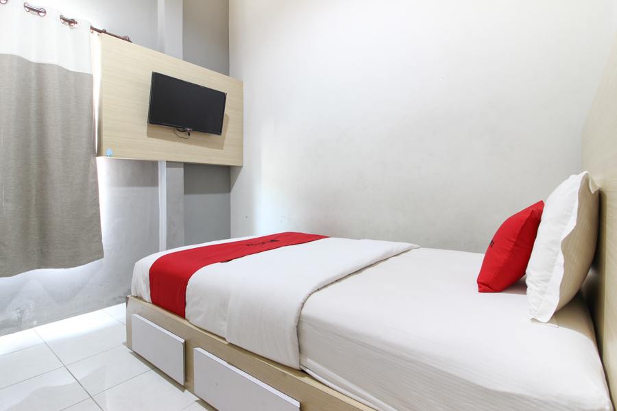 Reddoorz Plus Near Upn Jogjakarta 2 11/32