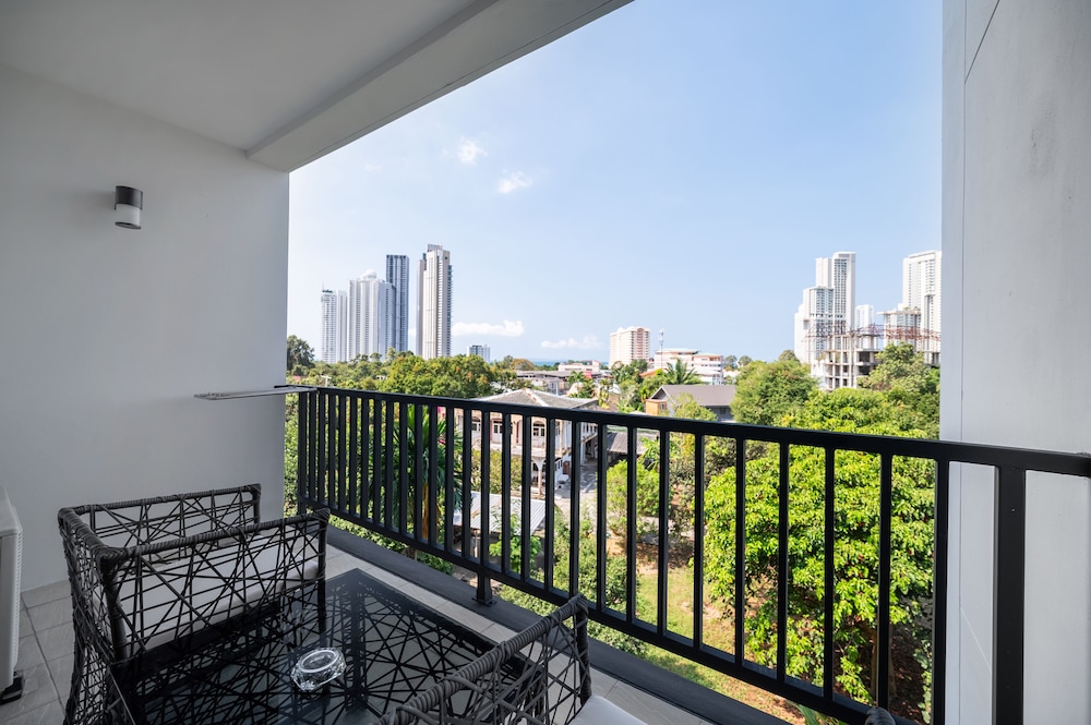 Manhattan Pattaya Hotel 5/50