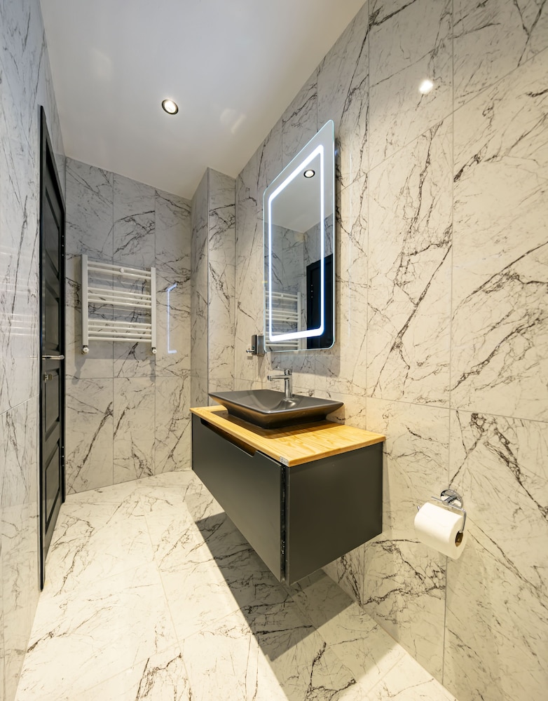 Hexa Suites Hotel 9/50
