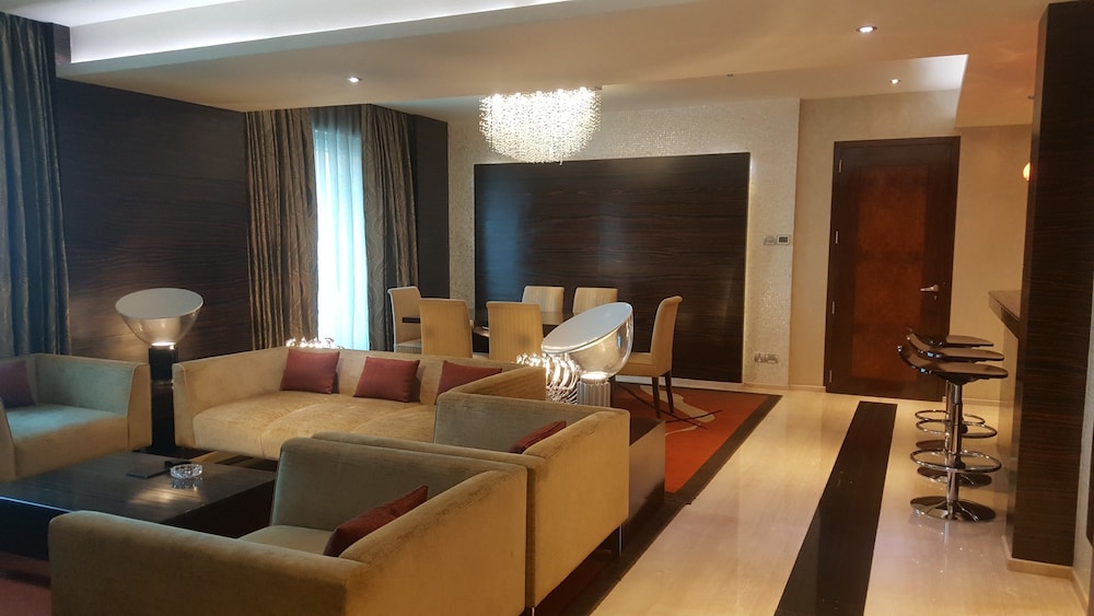 Vivanta Hyderabad, Begumpet 39/55