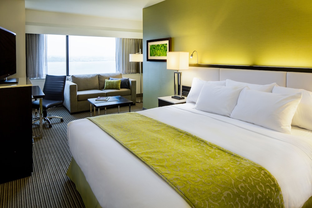 The Hollis Halifax A Doubletree Suites By Hilton Hotel 12/38