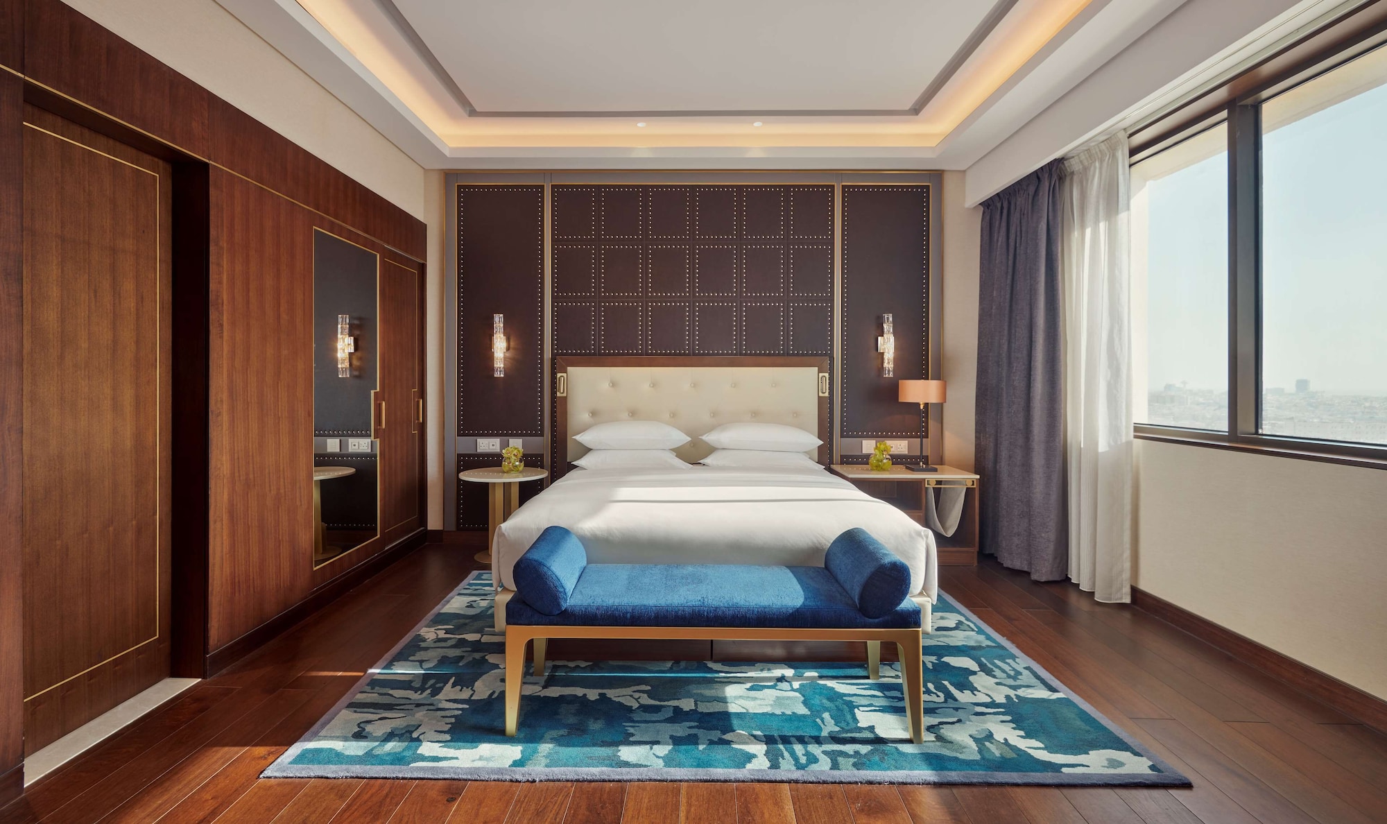 Diplomat, Suite, King Bed