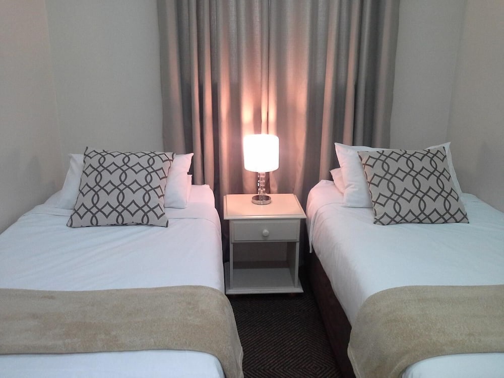 Royal Hotel Knysna 7/22