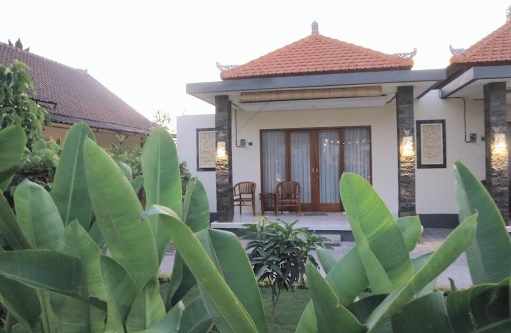 Mailaku House 4/50