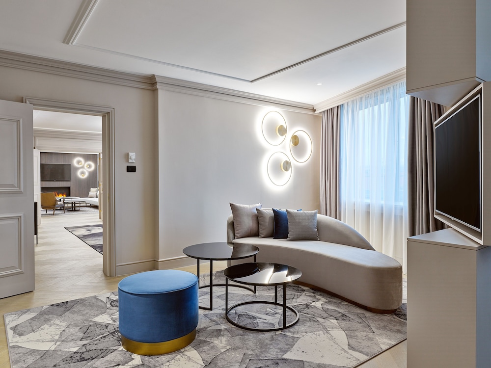Sheraton Zagreb 33/35