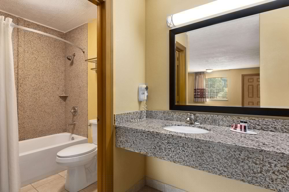 Super 8 By Wyndham Whites Creek Nashville Nw Area 19/51
