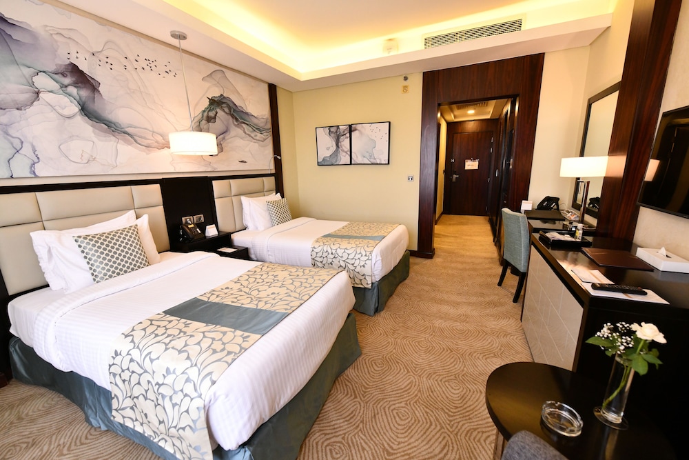 Triumph Luxury Hotel 31/64