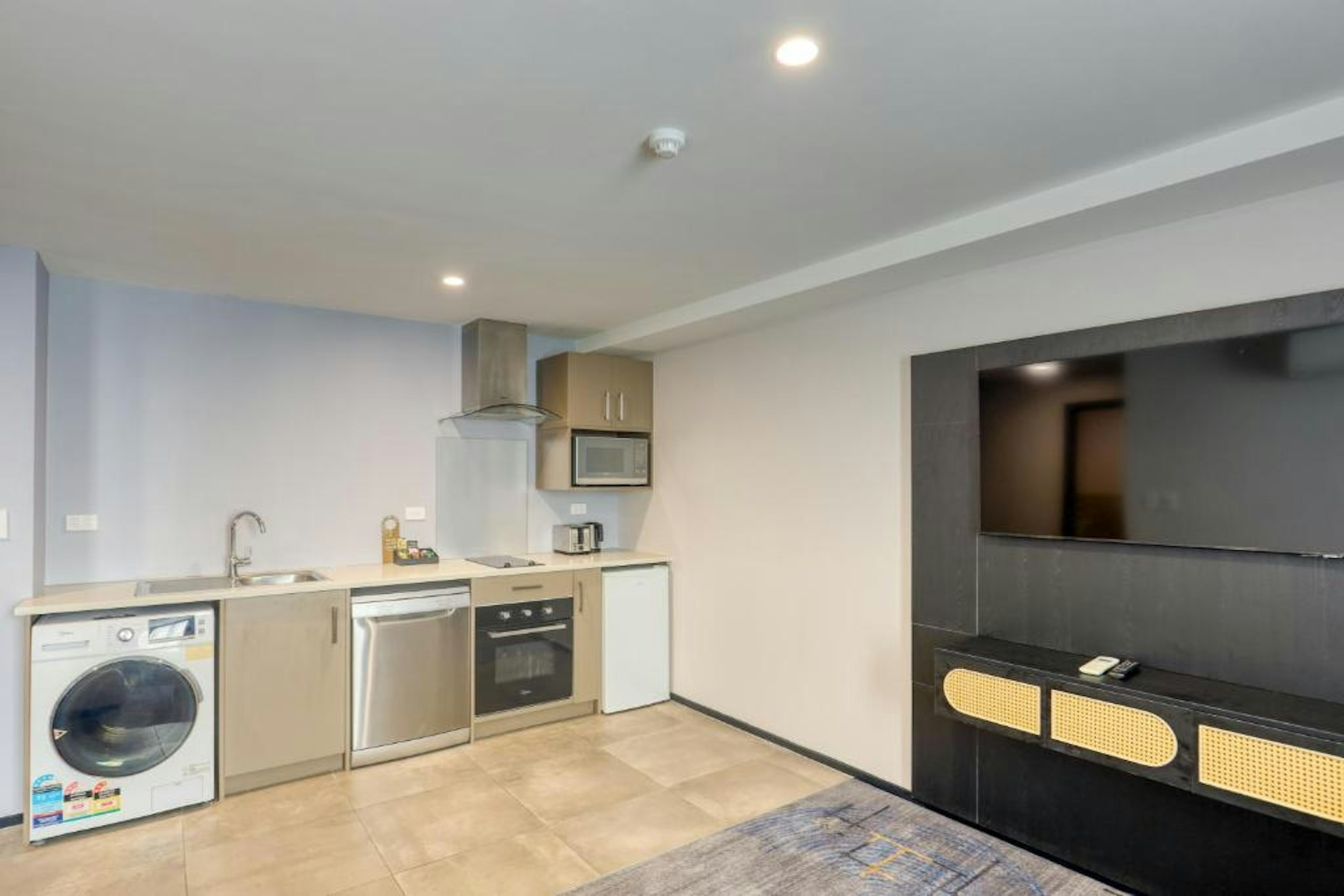 Marsden Suites Albany 8/56