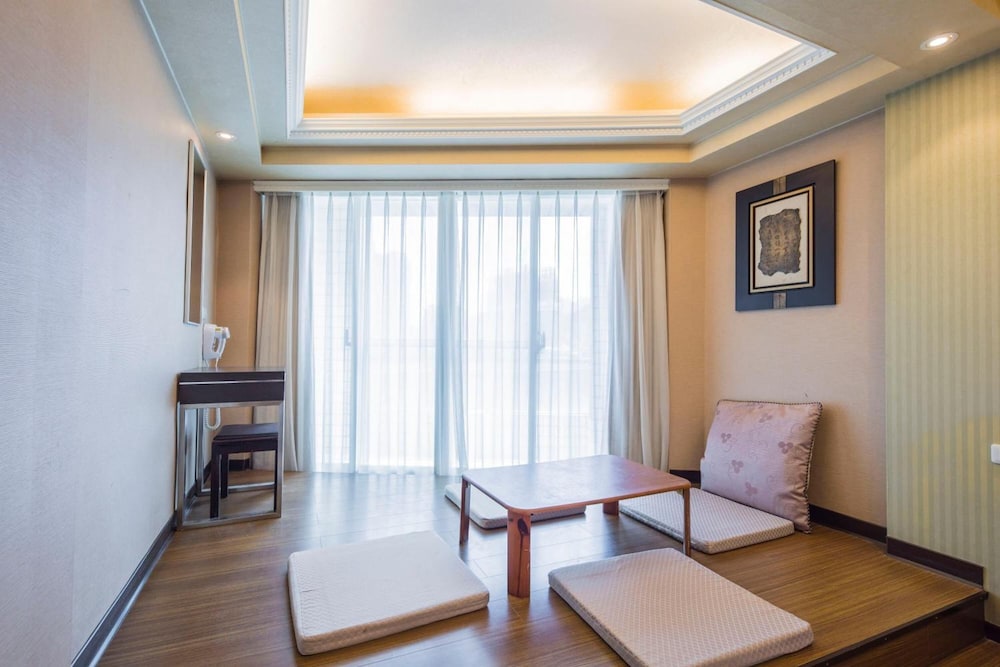 Bitan Hotel 32/61