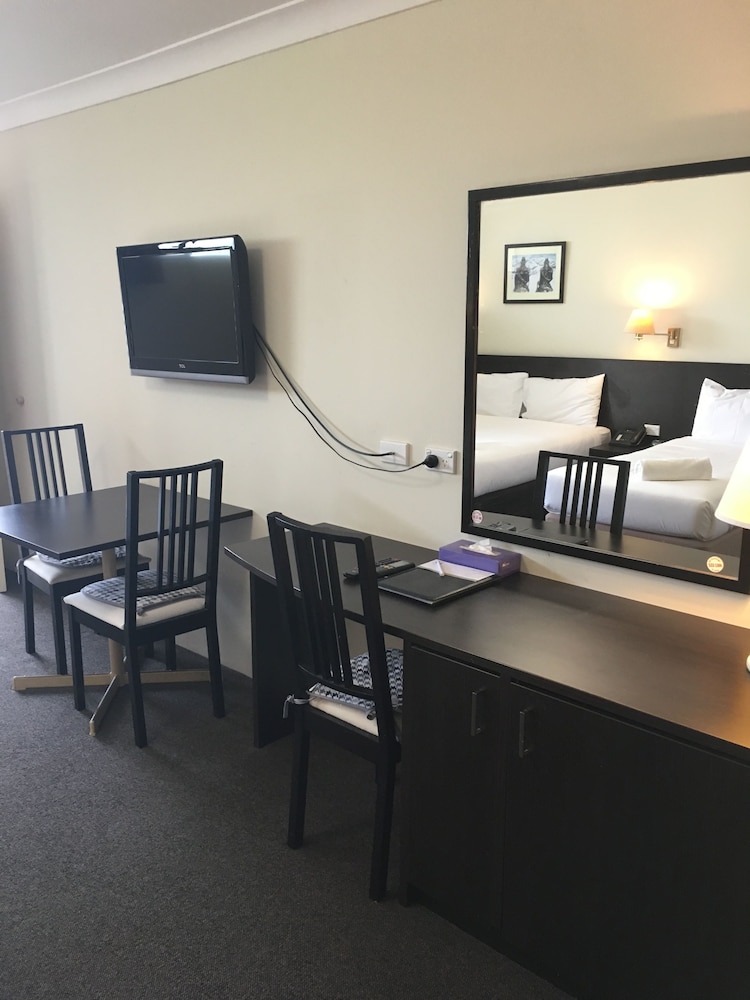 ABCOT INN 45/58