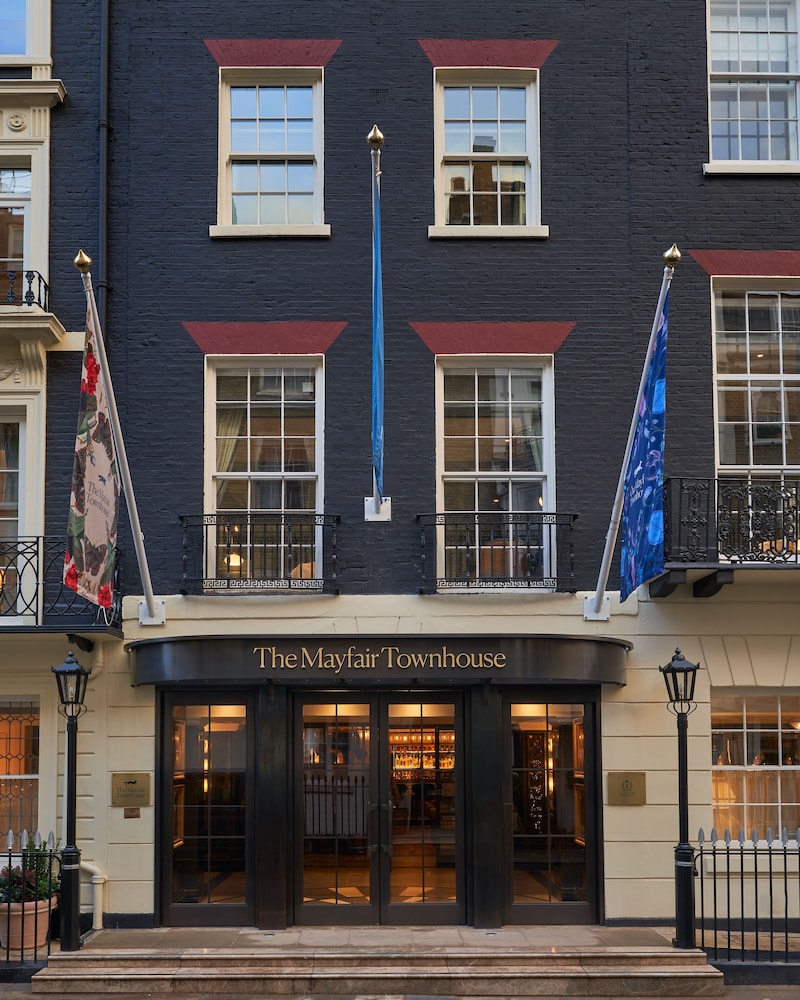 The Mayfair Townhouse – an Iconic Luxury Hotel 1/66