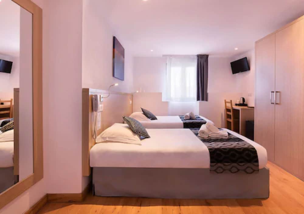 Hotel Holzer li 11/66
