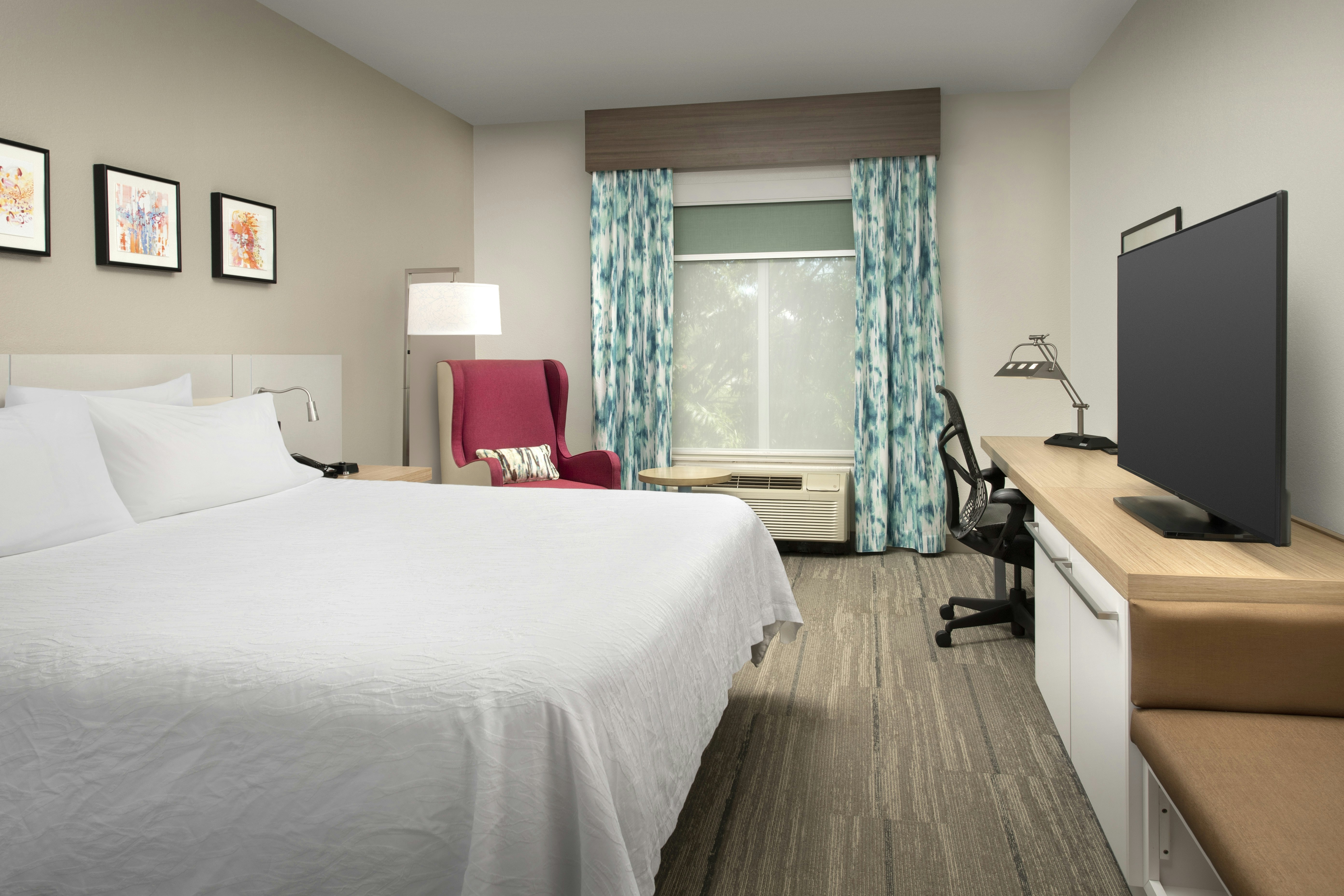 ROOM, KING BED