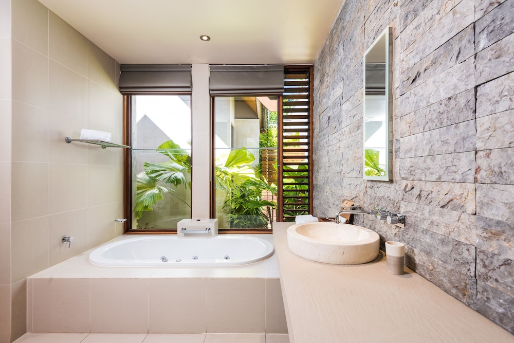 Nirayama Villas And Spa 48/50