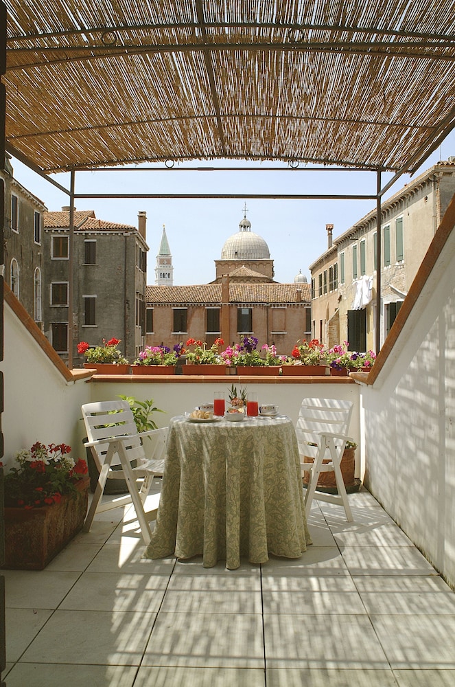 Hotel Bisanzio 64/71
