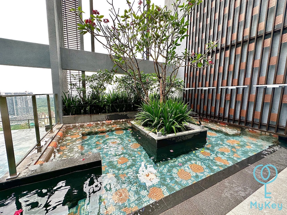 Millers Square by MyKey Global 36/59