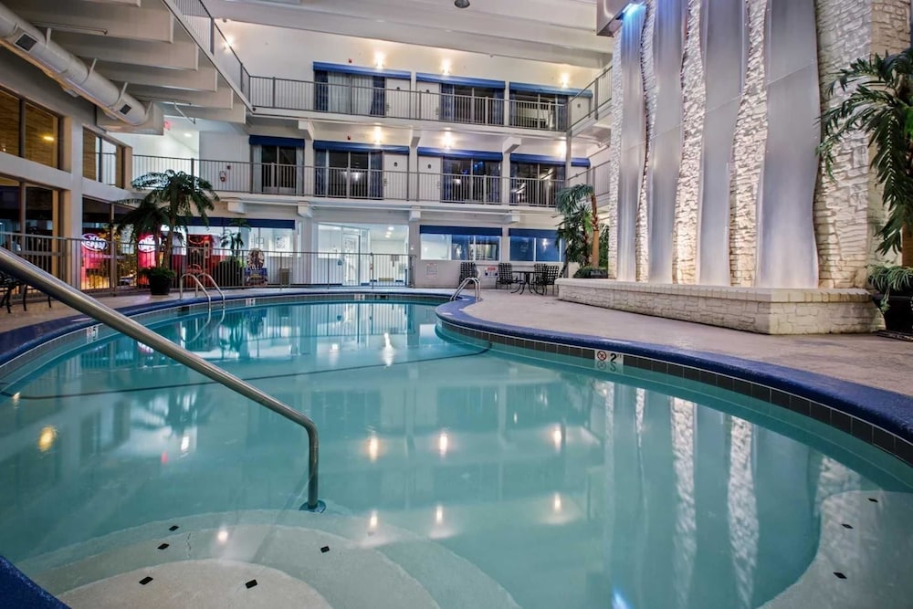 Quality Inn Branson Hwy 76 Central 37/53
